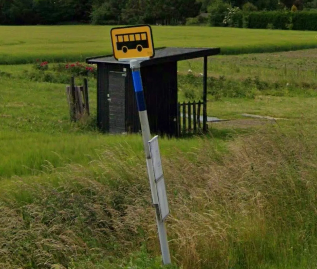 Lyseblå og mørkeblå: 800A og 900A ved Skovmøllevej
